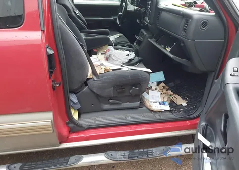 2002 Chevrolet Silverado 1500 Ls z USA, uszkodzony, nr VIN 2GCEK19T121319935